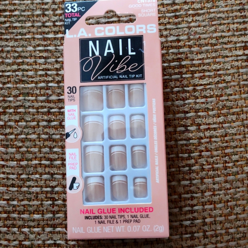 (2) LA colors nail vibe nail tip kit